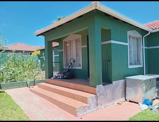 3 BEDROOM FREEHOLD TO LET IN COSMO CITY